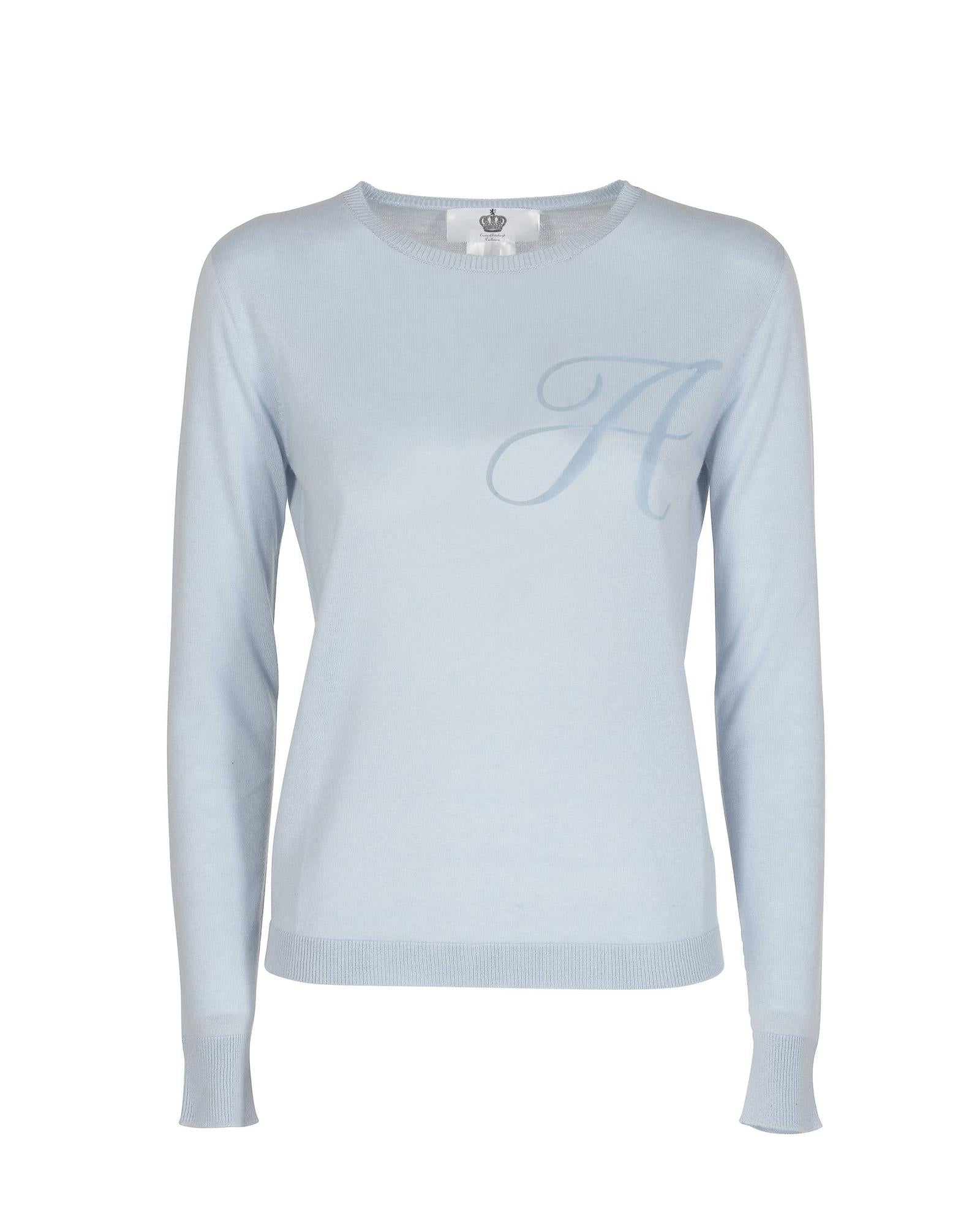 Sweatshirt by Crown of Edinburgh Cashmere for women in cashmere silk blue features an provocated silhouette, detailed with a provocated and a refined crew neckline for a sophisticated aesthetic.