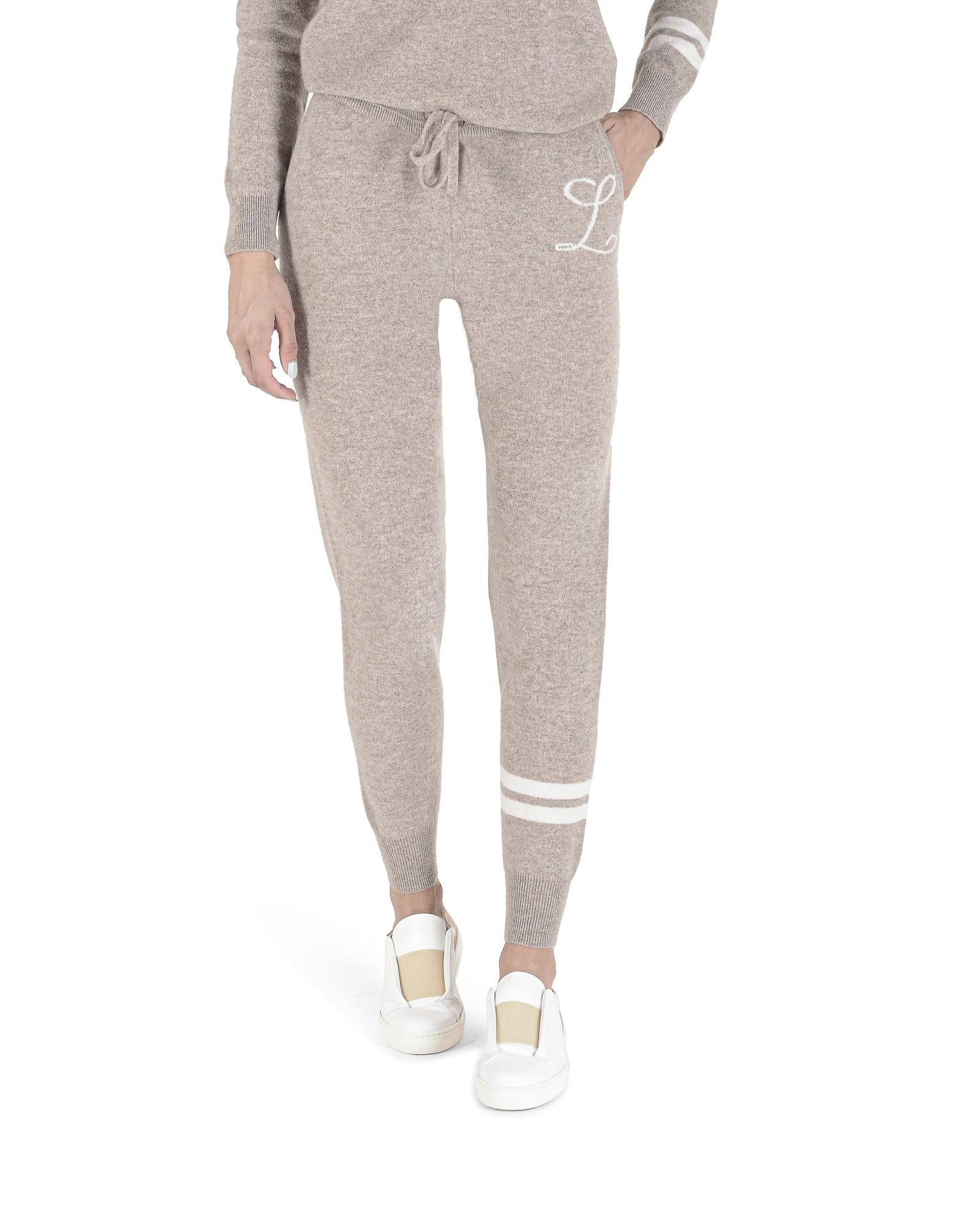 Casual Pants by Crown of Edinburgh Cashmere for women in cashmere beige features an sartorial and long with a cut for a sartorial finish.