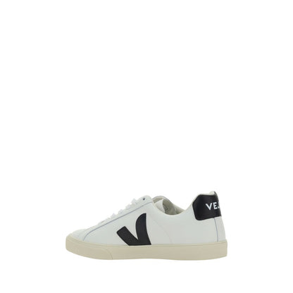 Sneakers by Veja for women in bos taurus calfskin leather white & signature presents a sumptuous silhouette, artfully capturing the essence of the Women's Fashion Bos Taurus Calfskin Leather Sneakers with its sumptuous fashion style design.
