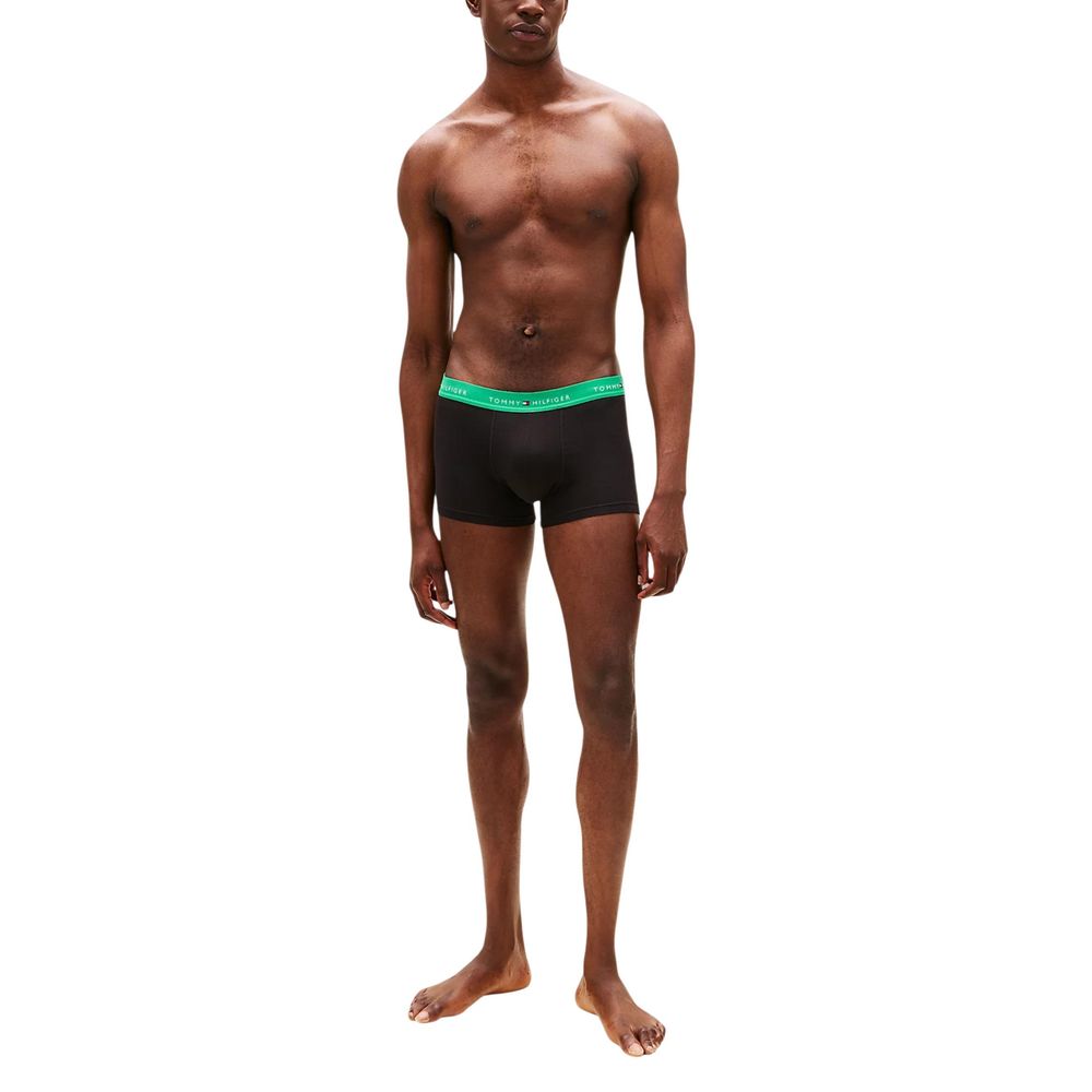 Underwear Boxer Shorts by Tommy Hilfiger for men in cotton features an sleek fit, showcasing the sleek design of this Men's Cotton Underwear Boxer Shorts.