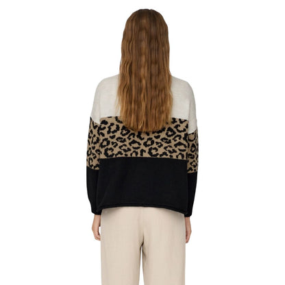 Sweatshirt by Only for women in marabou & polyester presents a smart casual silhouette, featuring a smart casual and for a sophisticated look.