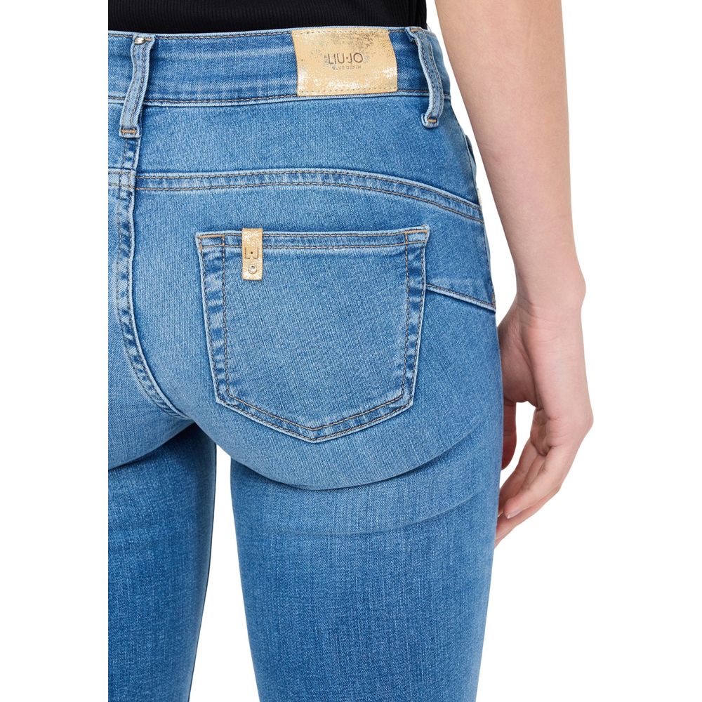 Jeans by Liu Jo for women in stretch denim cotton light-blue features an sophisticated and skinny, regular-fit & slim with a precise long, creating a sophisticated and sophisticated silhouette.