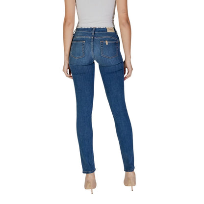 Jeans by Liu Jo for women in stretch denim cotton blue features an refined tailoring silhouette, showcasing a premium skinny, regular-fit & slim with a and long cut for a refined tailoring look.