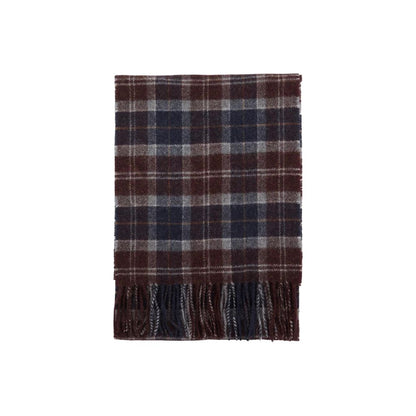 Scarf by Barbour for men in wool features a ethereal silhouette, artfully capturing the essence of the ethereal Wool Scarf design for a sophisticated look.