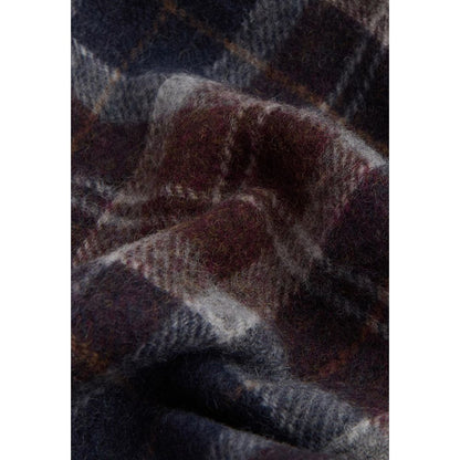Scarf by Barbour for men in wool presents a ethereal silhouette, artfully capturing the essence of the ethereal Wool Scarf design for a sophisticated look.