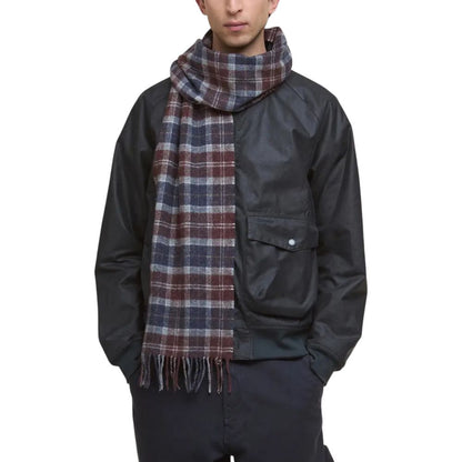 Scarf by Barbour for men in wool showcases a ethereal silhouette from the Wool Scarf collection, offering a ethereal drape that exudes sophisticated luxury.