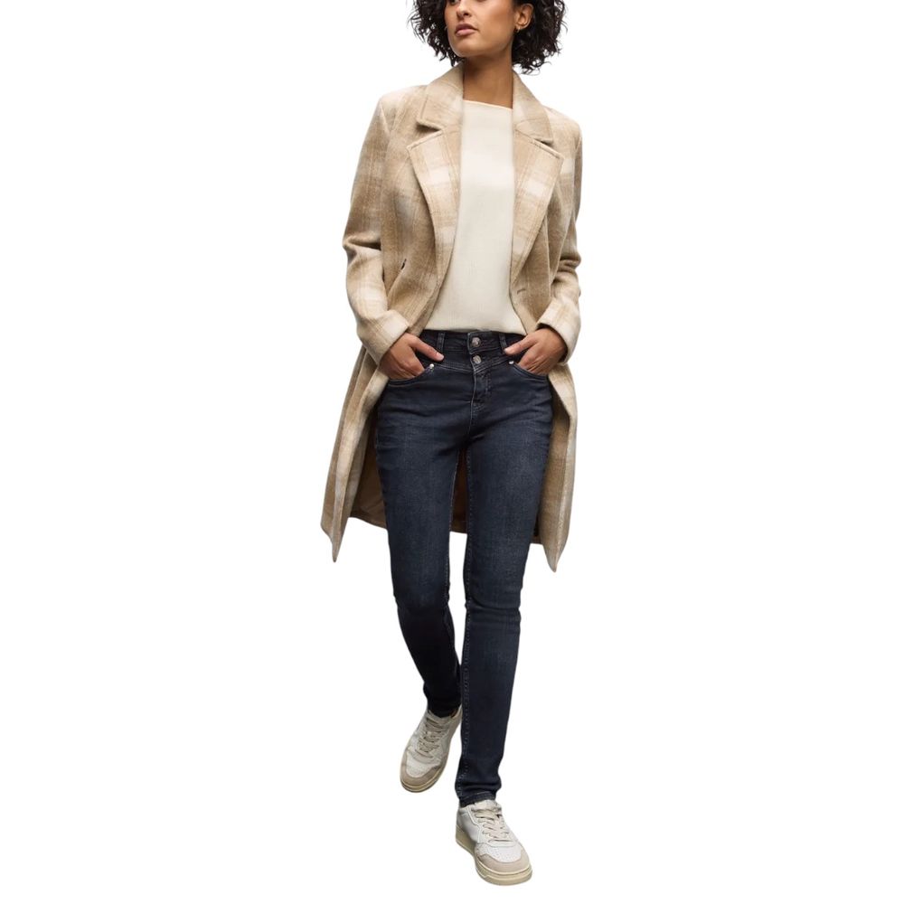 Jeans by Street One for women in stretch denim cotton blue features an sophisticated and skinny & slim with a precise long, creating a sophisticated and sophisticated silhouette.
