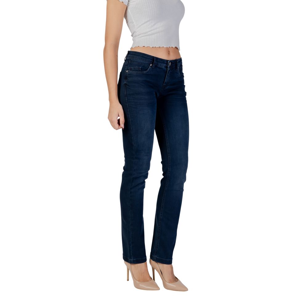Jeans by Street One for women in stretch denim cotton blue features a refined silhouette with a refined skinny, regular-fit & slim, defined by a and a refined long for a refined finish.