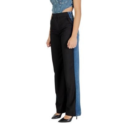 Jeans by Colcci for women in stretch denim & viscose black features a polished silhouette with a polished straight-leg, regular-fit & mom, reaching a polished long and finished with a polished high rise.