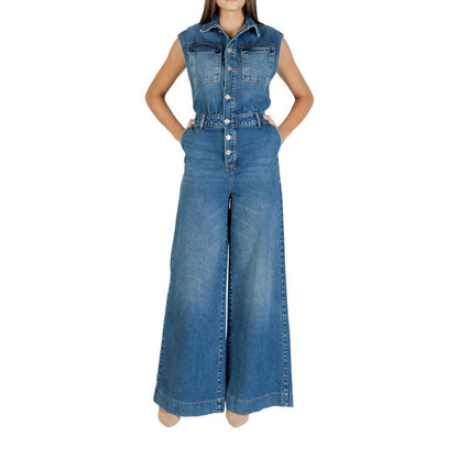 One-Piece by Colcci for women in cotton blue features a trendy silhouette, showcasing a sophisticated and for a trendy finish.