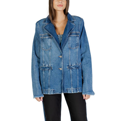 Blazer by Colcci for women in cotton blue showcases a discerning silhouette, elegantly detailed with a sophisticated and premium for a truly discerning finish.