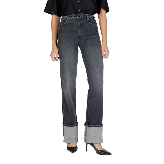 Jeans by Colcci for women in stretch denim cotton black features an sartorial skinny, wide & slim and long with a high rise cut for a sartorial finish.