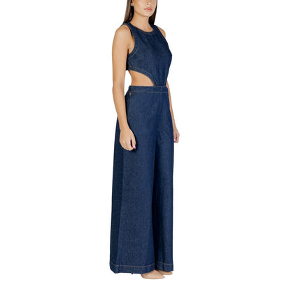 One-Piece by Colcci for women in cotton blue showcases a eye catching silhouette, artfully detailed with a eye catching and for a eye catching, sophisticated finish.