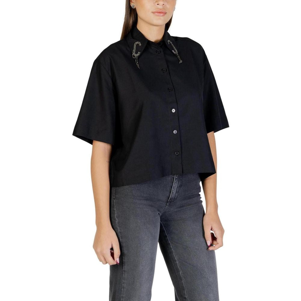 Shirt by Colcci for women in cotton modal & viscose black presents a discerning silhouette, showcasing a sophisticated and for a truly discerning finish.
