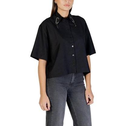 Shirt by Colcci for women in cotton modal & viscose black presents a discerning silhouette, showcasing a sophisticated and for a truly discerning finish.