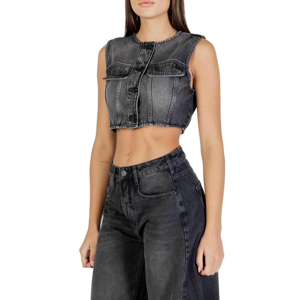 Vest by Colcci for women in cotton black features an contemporary silhouette, showcasing refined pockets and a contemporary for a sophisticated layered look.