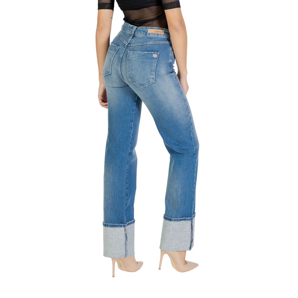 Jeans by Colcci for women in stretch denim cotton blue features an refined tailoring silhouette, showcasing a premium flared, bootcut & wide with a high rise and long cut for a refined tailoring look.
