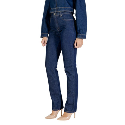 Jeans by Colcci for women in denim cotton blue features an sophisticated high rise and skinny & slim with a precise long, creating a sophisticated and sophisticated silhouette.