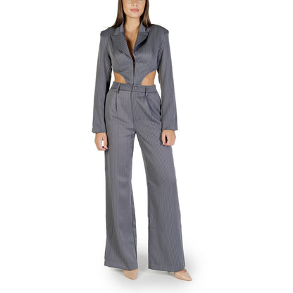 One-Piece by Colcci for women in stretch viscose polyester gray presents a mesmerising silhouette, showcasing a sophisticated and long-sleeve for a truly mesmerising finish.