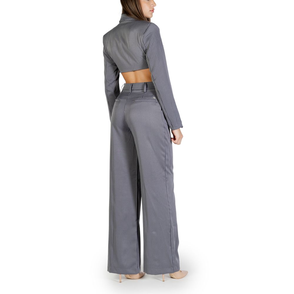 One-Piece by Colcci for women in stretch viscose polyester gray features a alluring silhouette, artfully detailed with a alluring and for a truly alluring finish.