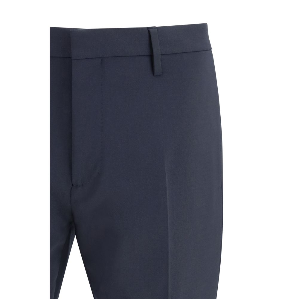 This Pant Suit by Dsquared² for men in wool blue presents a discerning silhouette, featuring a sophisticated and a discerning regular-fit for a refined and polished look.