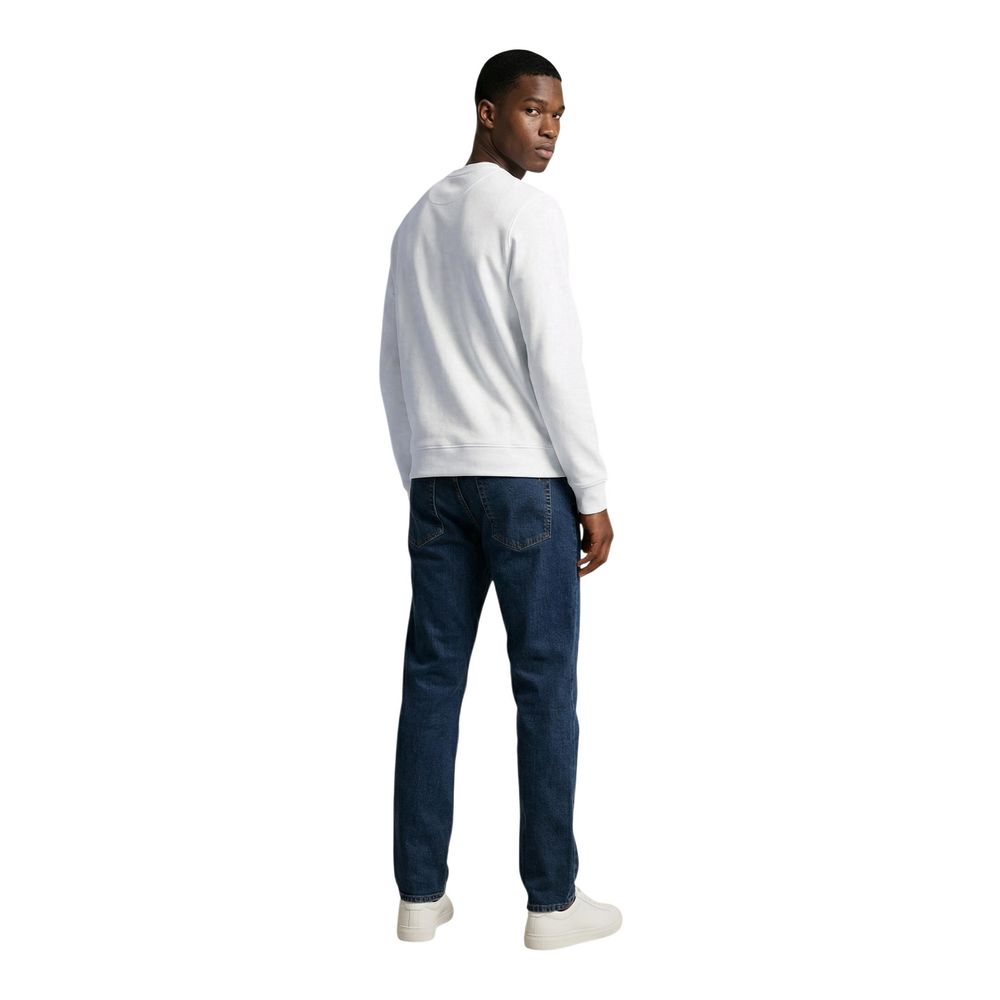 Activewear Sweatshirt by Lyle & Scott for men in cotton white features an contemporary silhouette with , refined detailing, and an contemporary crew neckline for a sophisticated performance look.
