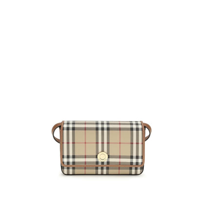 Wallet by Burberry for women in pvc tu polyurethane & cotton canvas beige & patterned showcases a discerning silhouette, artfully capturing the essence of Hampshire PVC TU Polyurethane & Cotton Canvas Wallet with its functional .