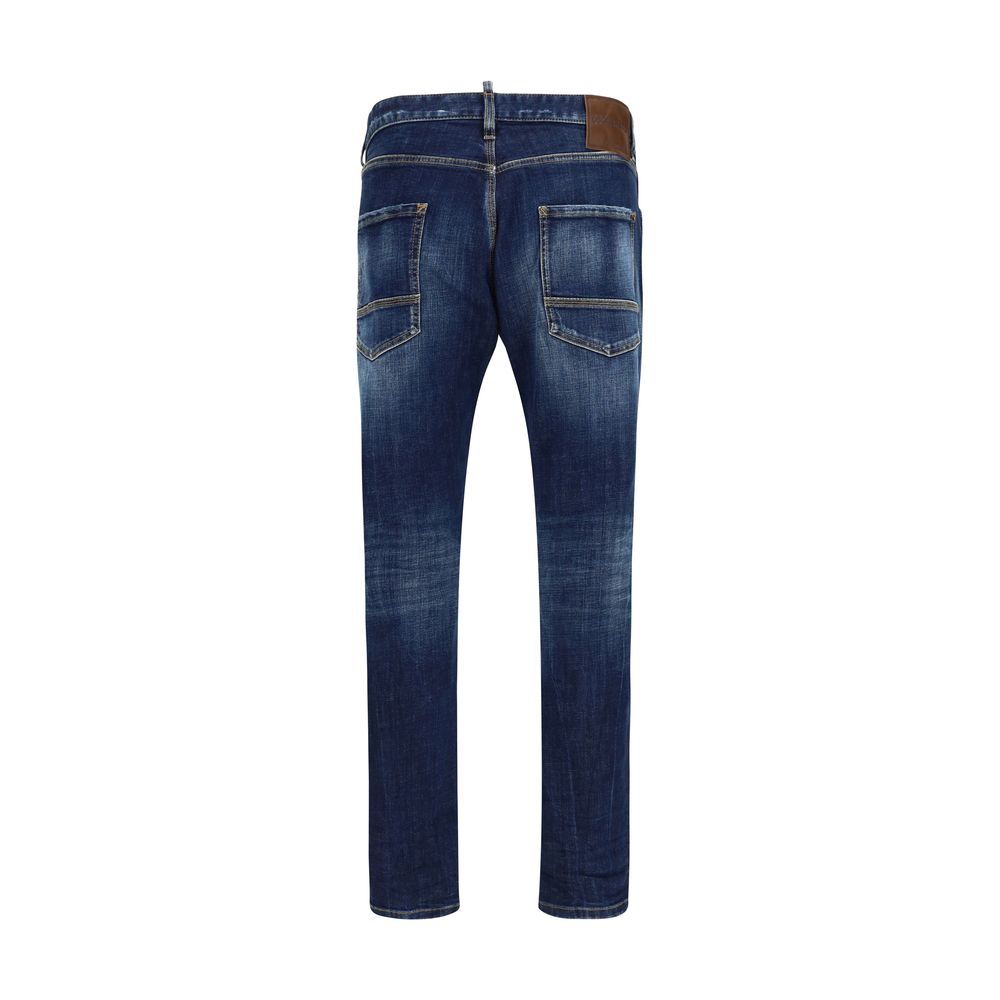 Jeans by Dsquared² for men in denim cotton blue features a refined silhouette with a refined regular-fit, defined by a and a refined long for a refined finish.