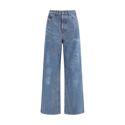Jeans by Diesel for women in denim cotton blue & striped features an sophisticated low rise and relaxed-fit, regular-fit, wide & oversized with a precise long, creating a sophisticated and sophisticated silhouette.