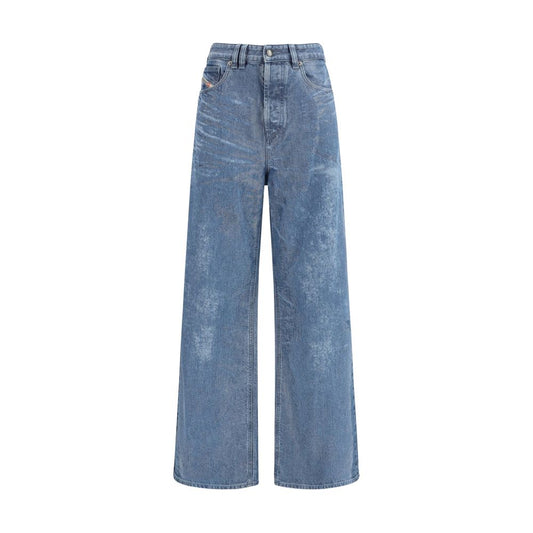 Jeans by Diesel for women in denim cotton blue & striped features an sophisticated low rise and relaxed-fit, regular-fit, wide & oversized with a precise long, creating a sophisticated and sophisticated silhouette.