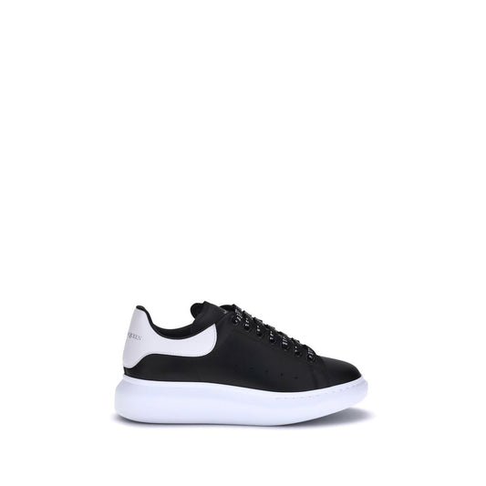 Sneakers by Alexander McQueen for men in bos taurus calf leather black features an versatile design from the Men's Fashion Bos Taurus Calf Leather Sneakers collection, highlighting a versatile fashion style for a premium, high-fashion look.