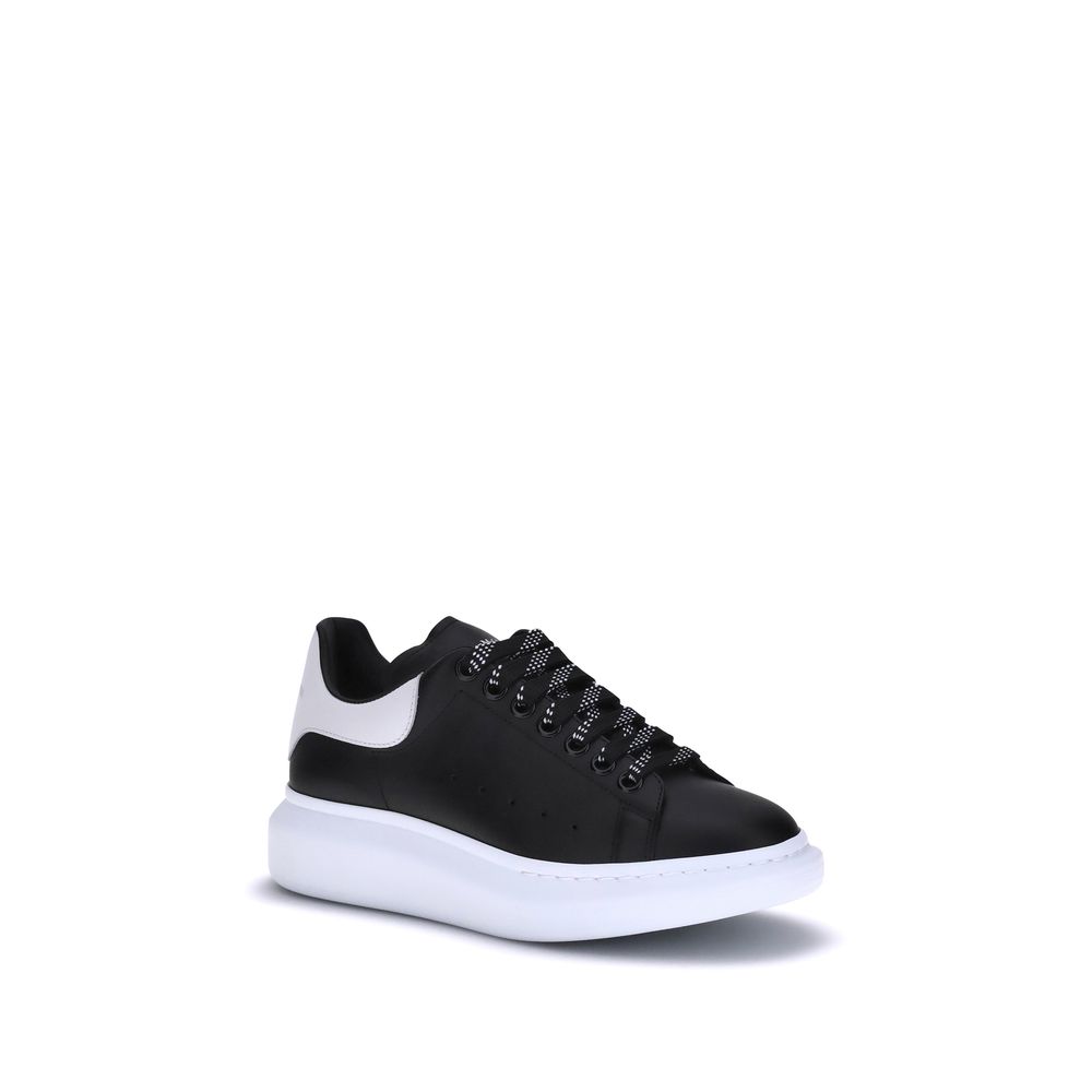 Sneakers by Alexander McQueen for men in bos taurus calf leather black presents a impeccable silhouette as Men's Fashion Bos Taurus Calf Leather Sneakers, expertly defined by a impeccable fashion style for a impeccable, high-fashion look.