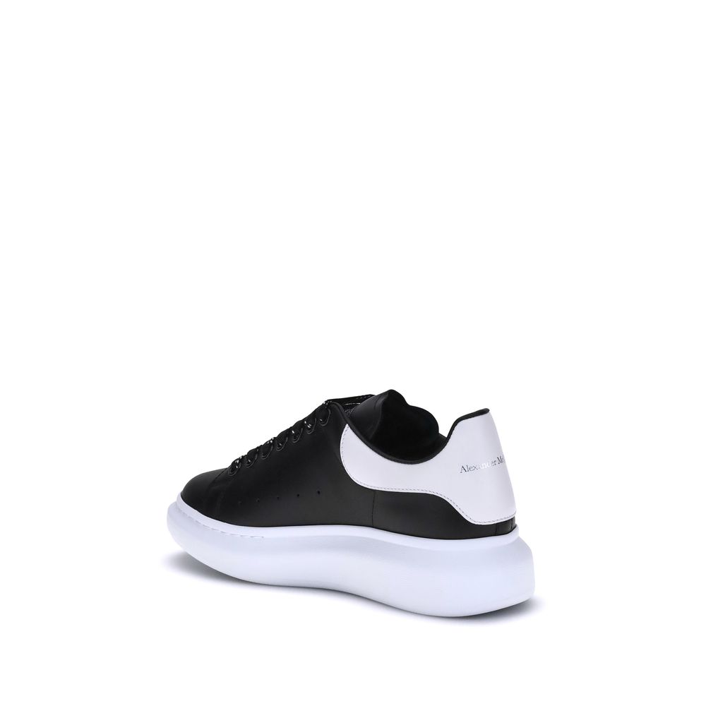 Sneakers by Alexander McQueen for men in bos taurus calf leather black features an versatile design from the Men's Fashion Bos Taurus Calf Leather Sneakers collection, highlighting a versatile fashion style for a premium, high-fashion look.