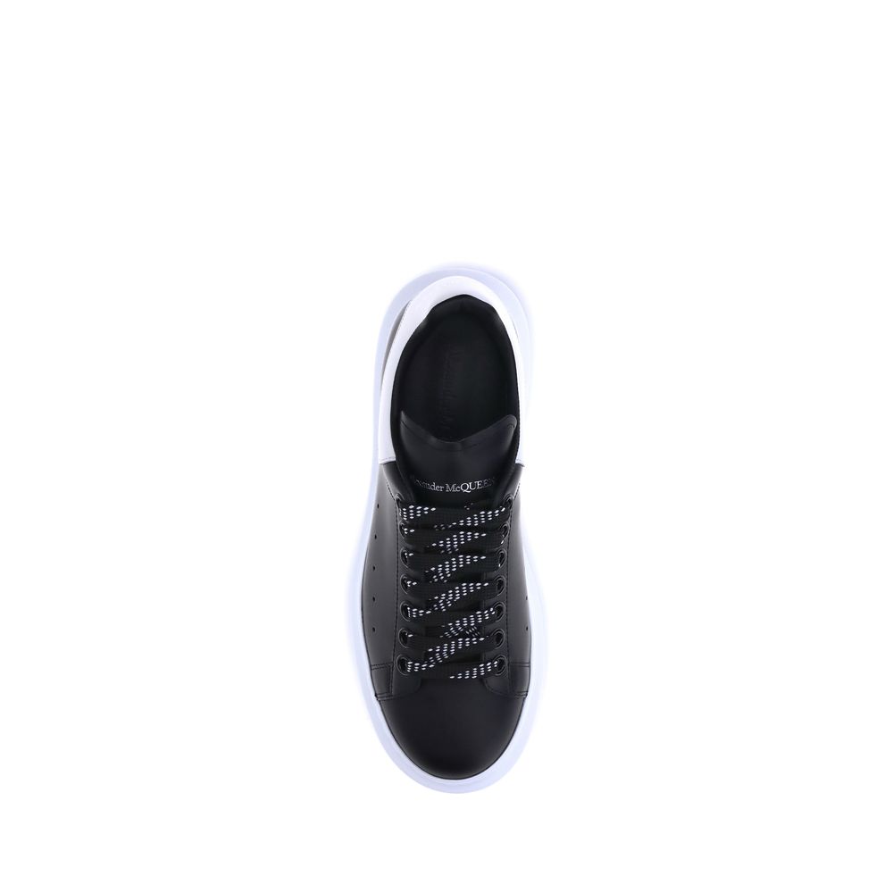 Sneakers by Alexander McQueen for men in bos taurus calf leather black presents a impeccable silhouette as Men's Fashion Bos Taurus Calf Leather Sneakers, expertly defined by a impeccable fashion style for a impeccable, high-fashion look.
