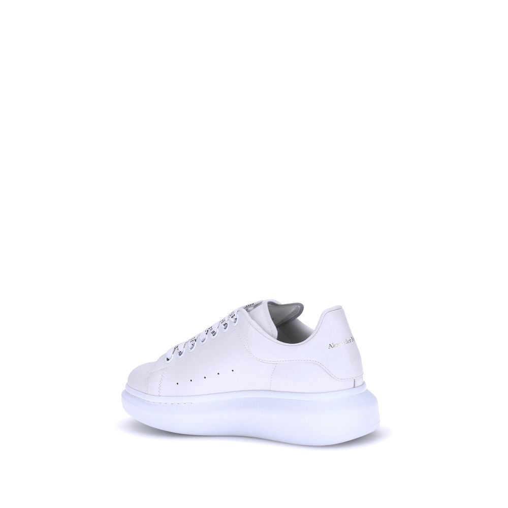 Sneakers by Alexander McQueen for men in bos taurus calf leather white presents a impeccable silhouette as Men's Fashion Bos Taurus Calf Leather Sneakers, expertly defined by a impeccable fashion style for a impeccable, high-fashion look.