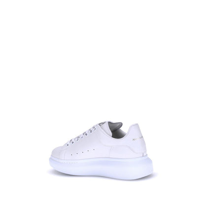 Sneakers by Alexander McQueen for men in bos taurus calf leather white presents a impeccable silhouette as Men's Fashion Bos Taurus Calf Leather Sneakers, expertly defined by a impeccable fashion style for a impeccable, high-fashion look.