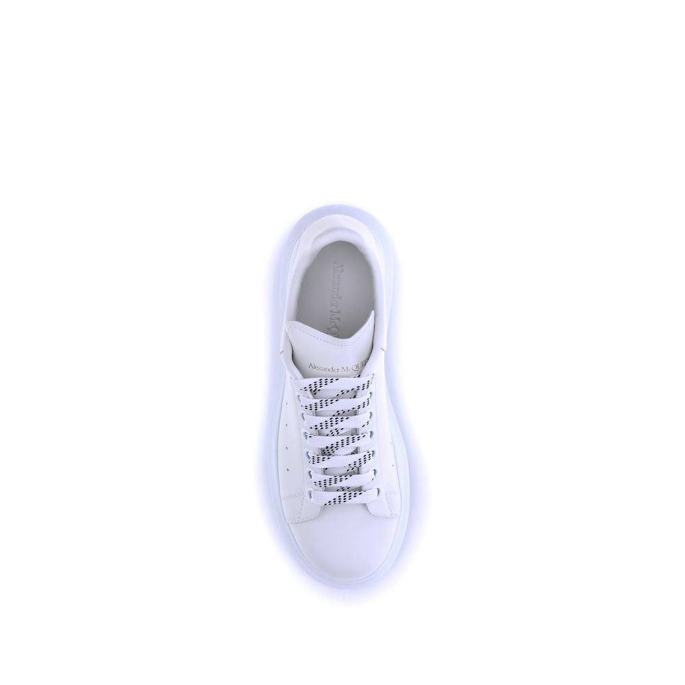 Sneakers by Alexander McQueen for men in bos taurus calf leather white features an timeless silhouette from the Men's Fashion Bos Taurus Calf Leather Sneakers collection, showcasing a signature fashion style with an timeless finish.