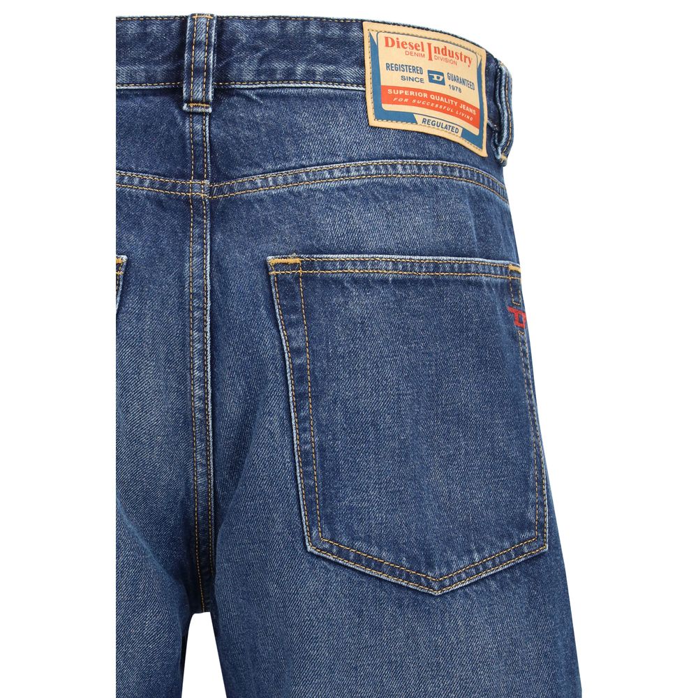 Jeans by Diesel for men in denim cotton blue features an sophisticated mid rise and tapered-leg & regular-fit with a precise long, creating a sophisticated and sophisticated silhouette.