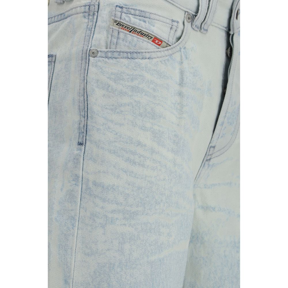 Jeans by Diesel for women in denim cotton blue features a polished silhouette with a polished straight-leg & regular-fit, reaching a polished long and finished with a polished high rise.