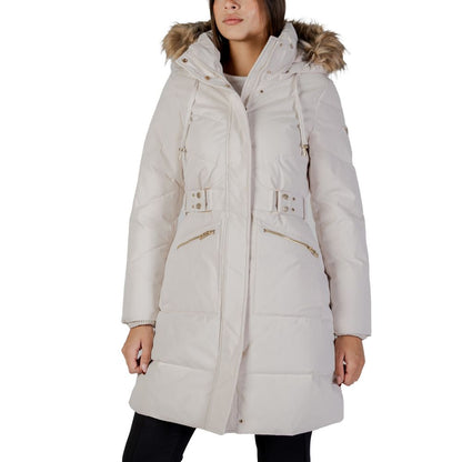 Hooded Overcoat by Guess for women in polyester faux fur cream showcases a enveloping silhouette, detailed with distinctive lightweight, pockets, hooded & insulated and a enveloping hooded neckline.
