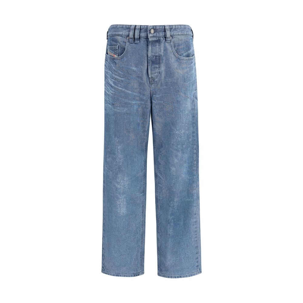 Jeans by Diesel for men in denim cotton blue features a polished silhouette with a polished straight-leg & regular-fit, reaching a polished long and finished with a polished .