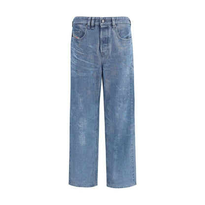 Jeans by Diesel for men in denim cotton blue features a polished silhouette with a polished straight-leg & regular-fit, reaching a polished long and finished with a polished .