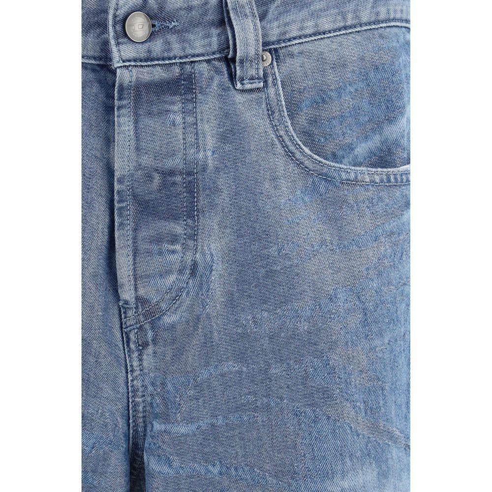 Jeans by Diesel for men in denim cotton blue features an sartorial straight-leg & regular-fit and long with a cut for a sartorial finish.