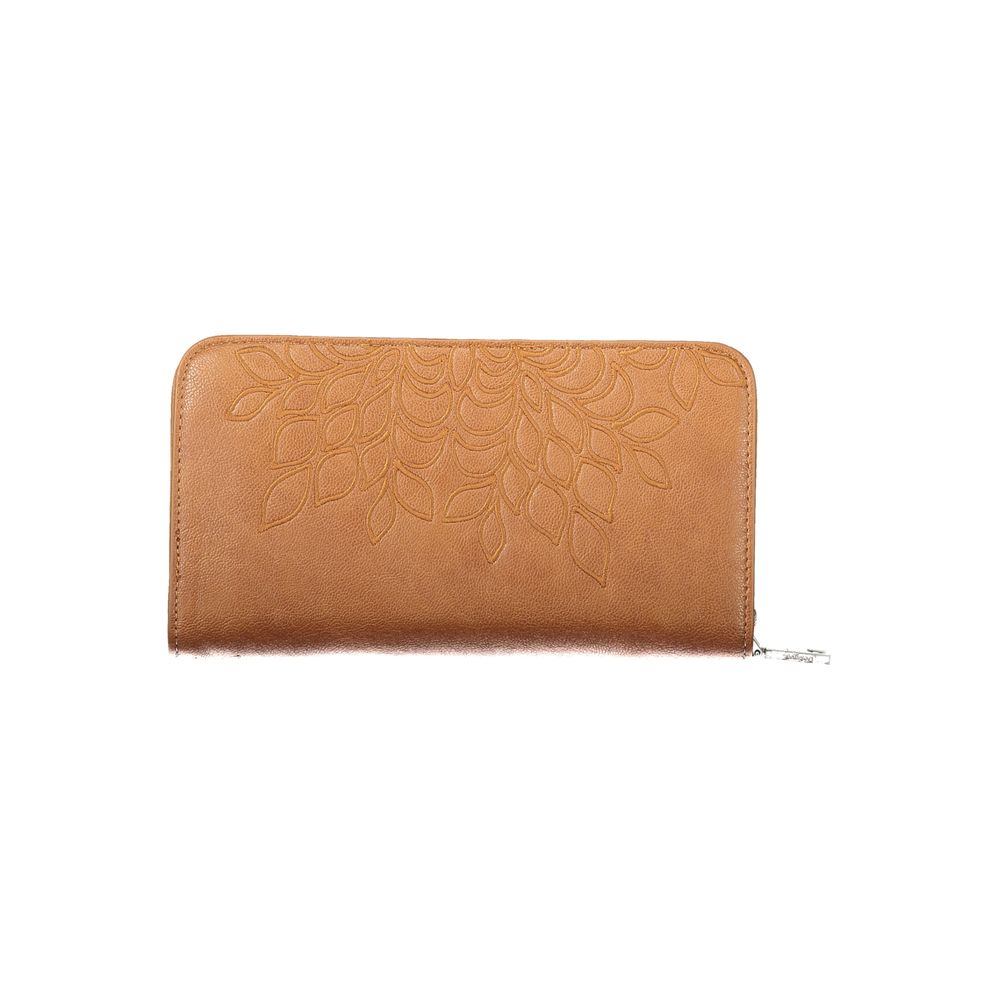 Cardholder Wallet by Desigual for women in polyethylene brown & signature showcases a refined silhouette, artfully detailed with the signature style of the Sierra Fiona Polyethylene Cardholder Wallet and functional card-organization coin-purse.
