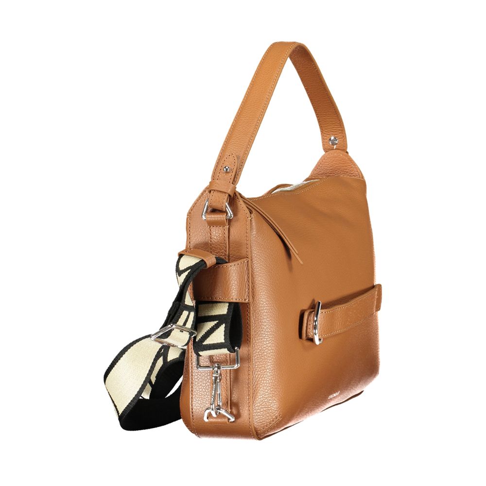 Handbag by Coccinelle for women in leather brown features an refined silhouette, showcasing a secure , ample , and versatile for a sophisticated refined aesthetic.