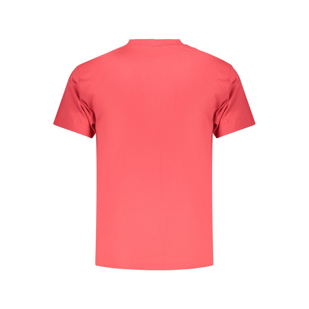 T-Shirt by Vans for men in cotton red & print features an on trend silhouette, perfectly showcasing a on trend and for an elevated aesthetic.