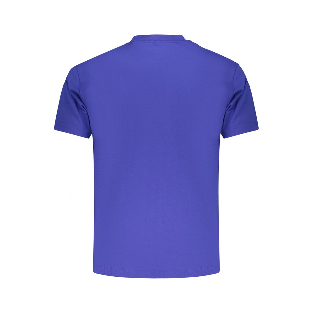 T-Shirt by Vans for men in cotton blue & print showcases a unassuming silhouette, artfully detailed with a refined crew neckline and unassuming for a sophisticated, contemporary look.