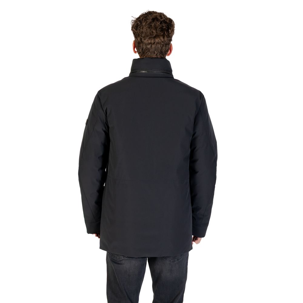 Parka by Peuterey for men in stretch polyester black, presenting a cosy silhouette with distinctive pockets and a refined high-collar neckline.