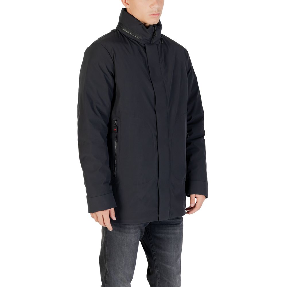 This Parka by Peuterey for men in stretch polyester black presents a enveloping silhouette, meticulously detailed with pockets and a enveloping high-collar neckline.