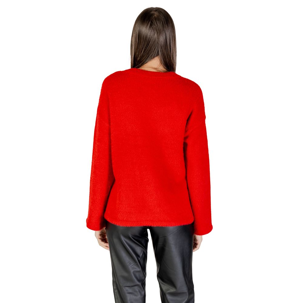Sweatshirt by Only for women in marabou & nylon multicolor showcases a slouchy chic silhouette, artfully detailed with a slouchy chic crew neckline and for a slouchy chic finish.